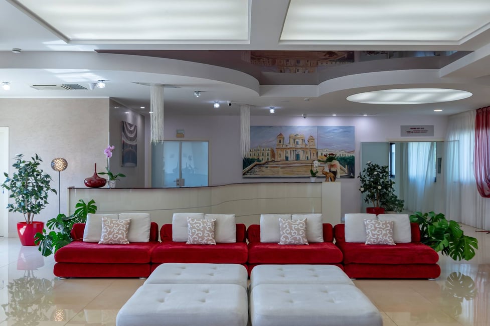 Hall Grand Hotel Sofia Noto 02