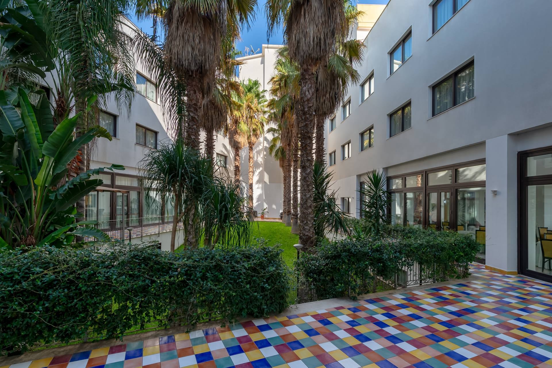 Esterni Grand Hotel Sofia Noto 02