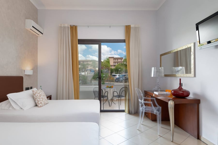 Family Vista Camere Grand Hotel Sofia Noto 02