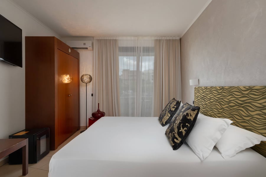 Family Camere Grand Hotel Sofia Noto 01